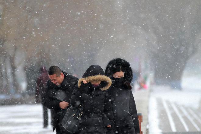 气温骤降10℃这份防寒避险指南请收好pg电子试玩暴雪橙色预警！东北多地(图2)